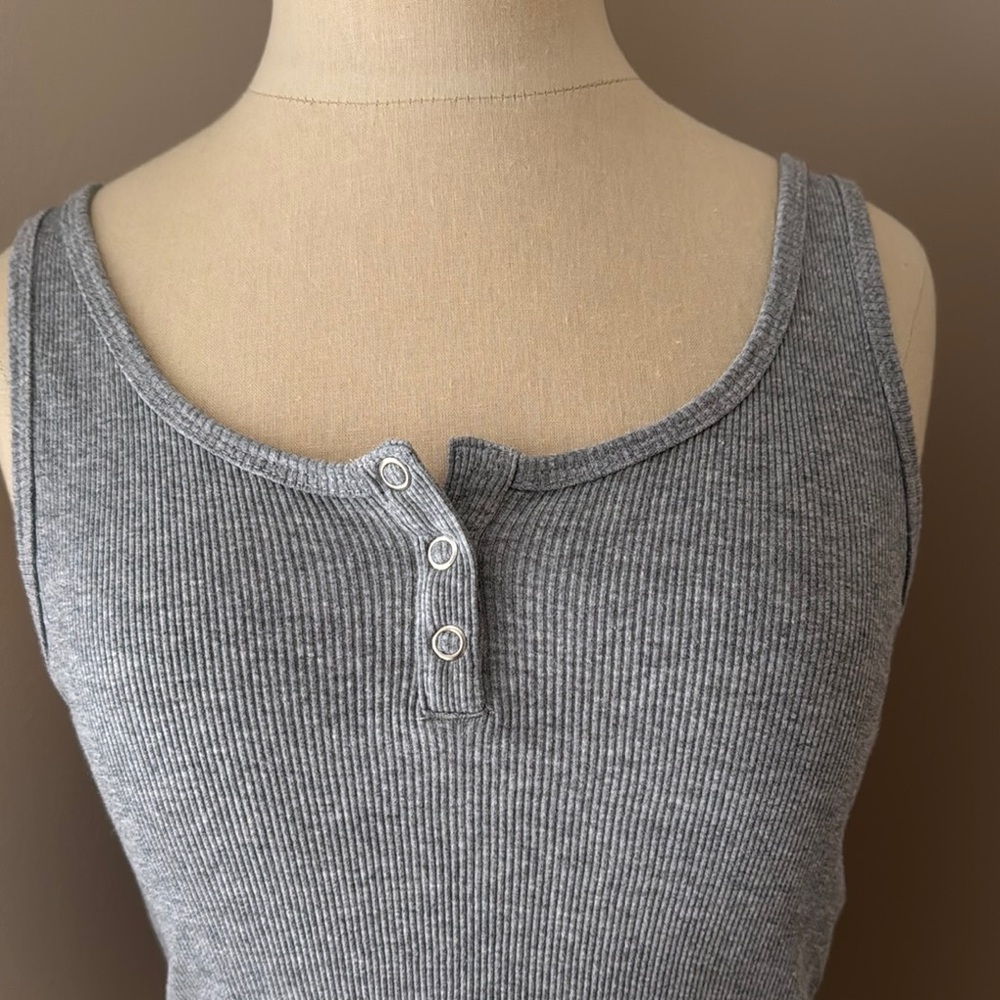 Gray Ribbed Tank Top - Picture 2 of 2